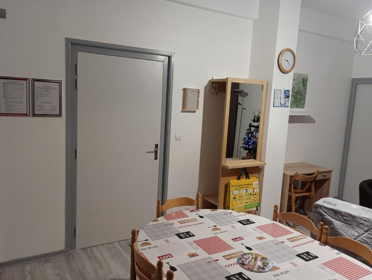 La Voliere Des Pics Apartment